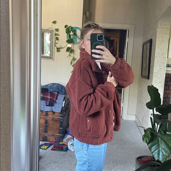 Old Navy Fall Teddy Jacket in Warm Rust - Picture 10 of 14